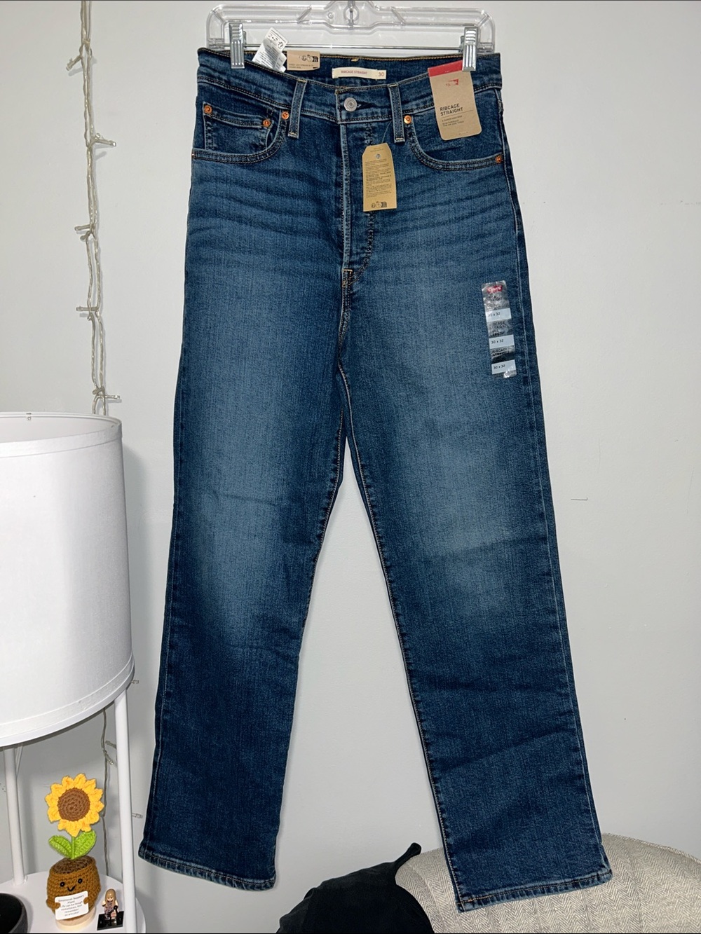 Levi Women’s Ribcage Straight Jeans - 30x32 NWT